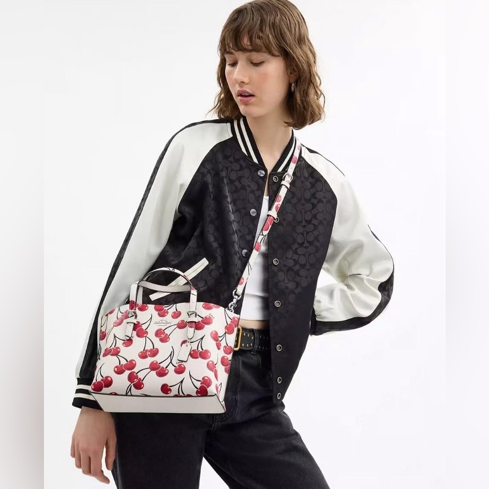 CY695 - Coach Mollie Tote Bag 25 With Cherry Print - Picture 15 of 16